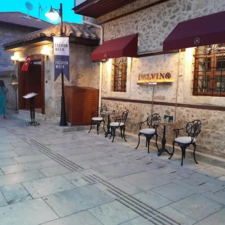 Belmondo Old Town Hotel *