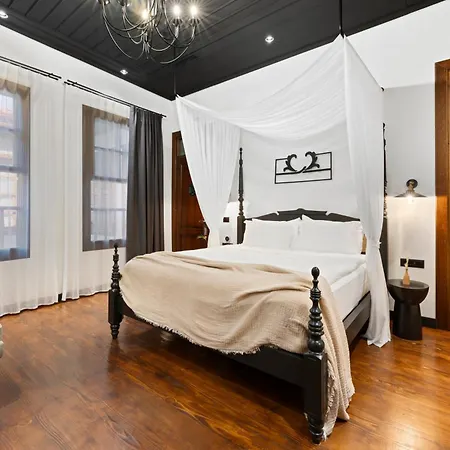 Belmondo Old Town Otel *
