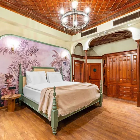 Otel Belmondo Old Town *